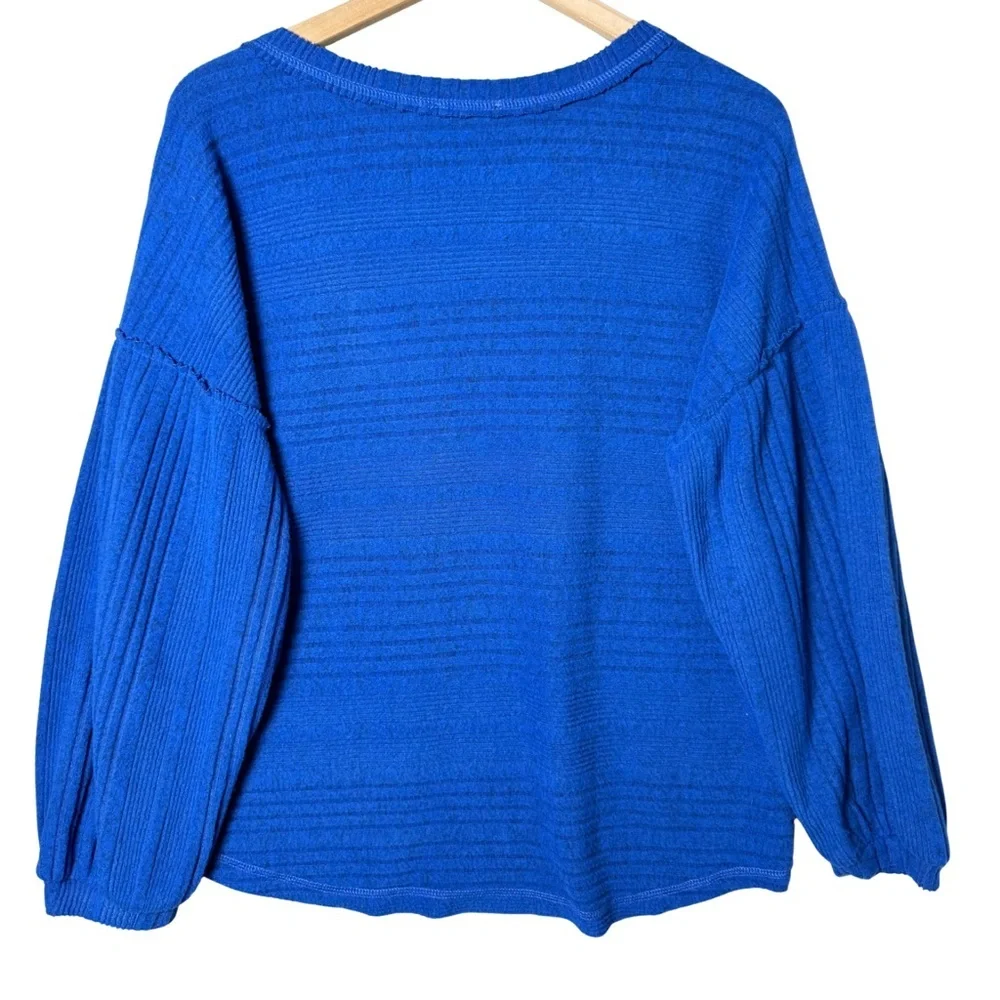 Umgee USA Women’s Royal Blue long Puff Sleeve Lightweight Sweater Top size M - Picture 2 of 7